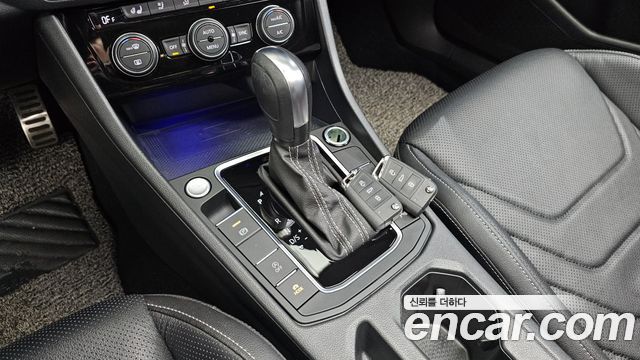 Volkswagen Jetta 2021 — photo 12