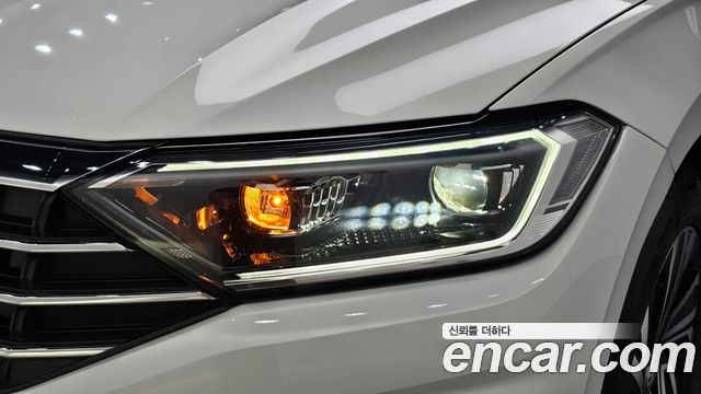 Volkswagen Jetta 2021 — photo 8