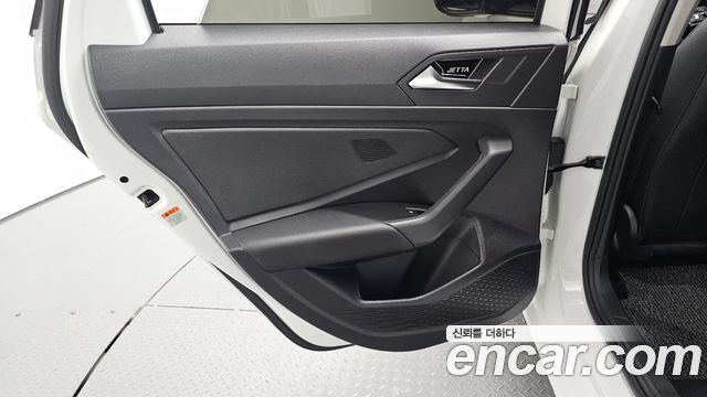 Volkswagen Jetta 2021 — photo 15