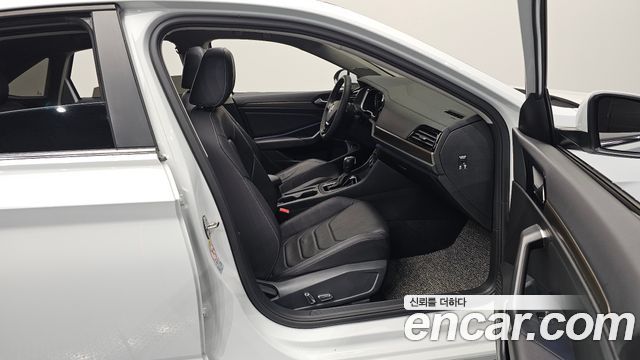 Volkswagen Jetta 2021 — photo 16