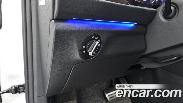 Volkswagen Jetta 2021 — photo 28