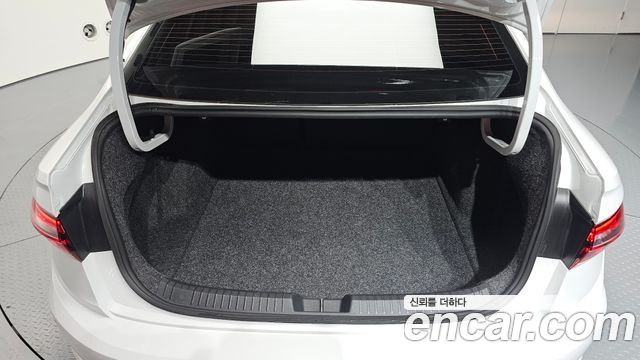 Volkswagen Jetta 2021 — photo 33