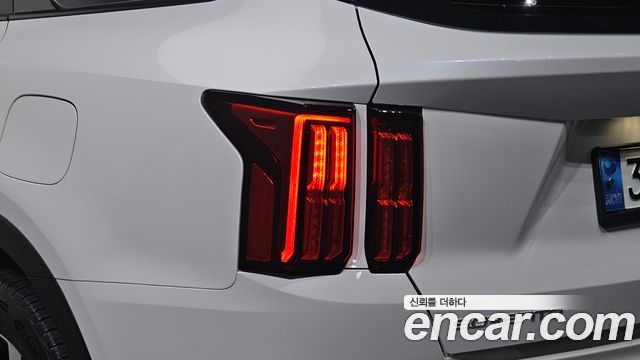 Kia Sorento 2023 — photo 9