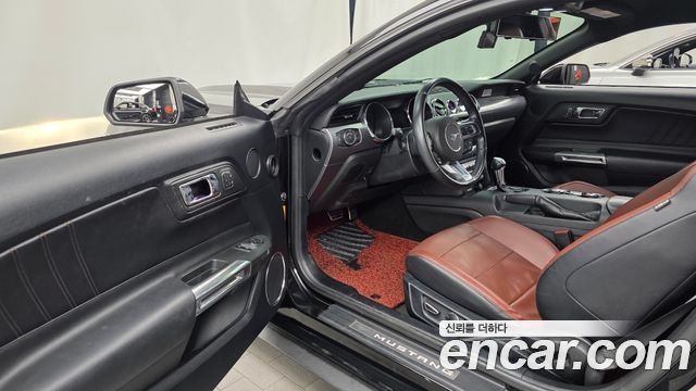 Ford Mustang 2016 — photo 10