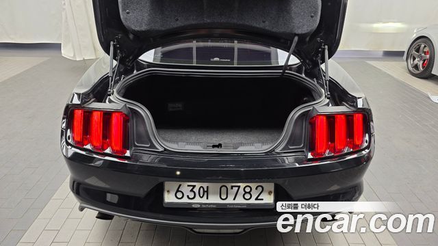 Ford Mustang 2016 — photo 20