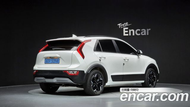 Kia Niro 2023 — photo 2