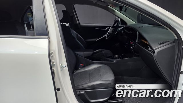 Kia Niro 2023 — photo 17