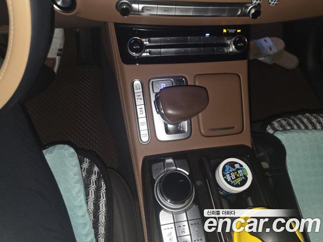 Genesis G90 2019 — photo 11