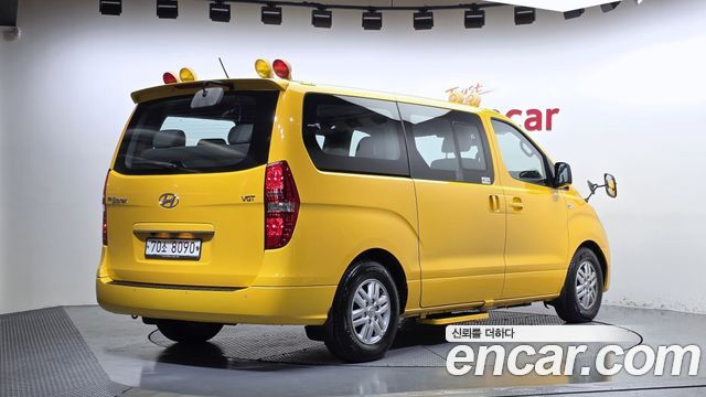 Hyundai Starex 2018 — photo 2