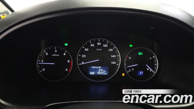 Hyundai Starex 2018 — photo 11