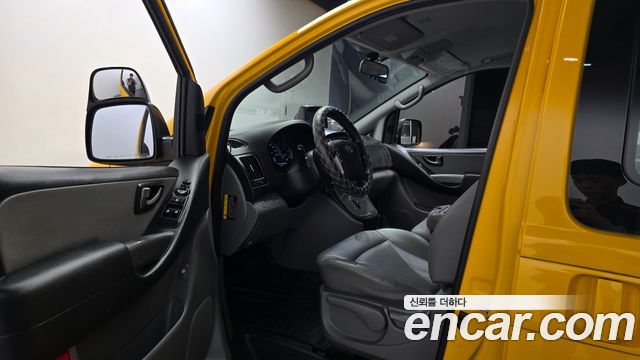 Hyundai Starex 2018 — photo 13