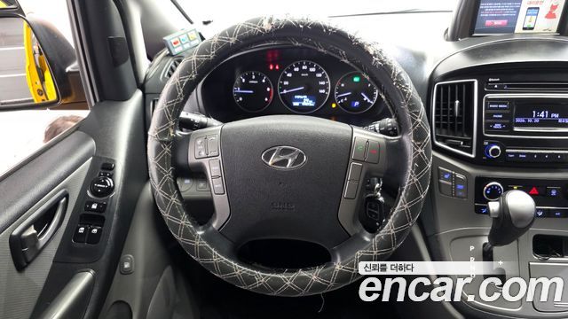 Hyundai Starex 2018 — photo 19