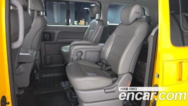 Hyundai Starex 2018 — photo 16