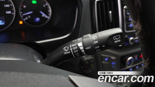 Hyundai Starex 2018 — photo 32