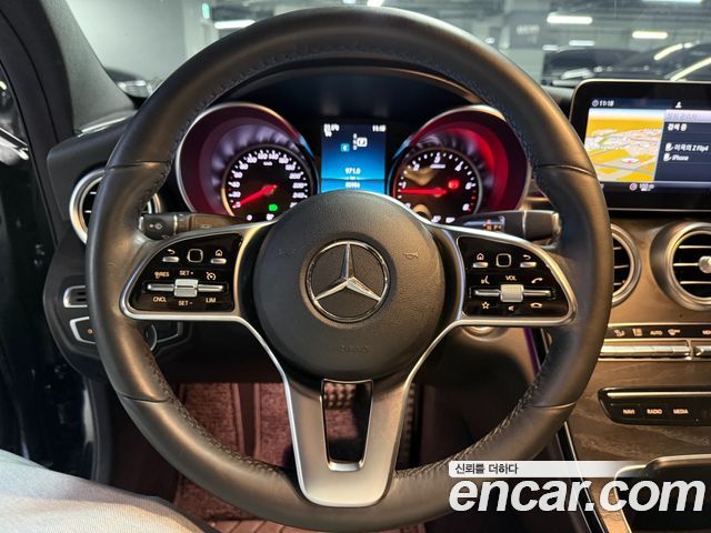 Mercedes-Benz C-Class 2019 — photo 11