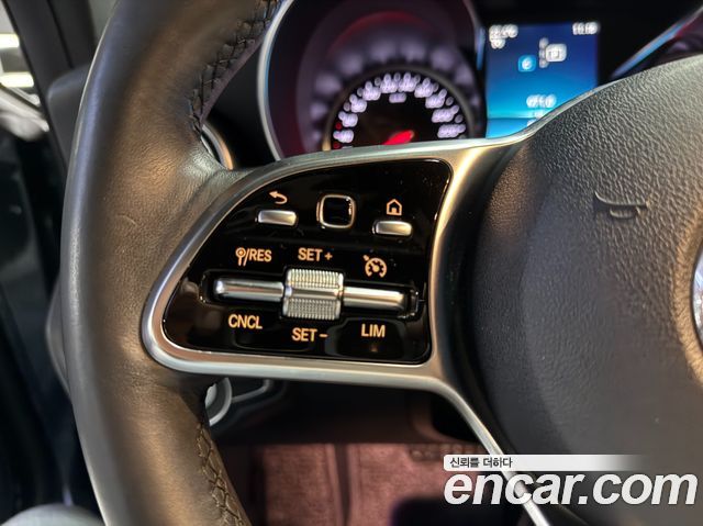 Mercedes-Benz C-Class 2019 — photo 15