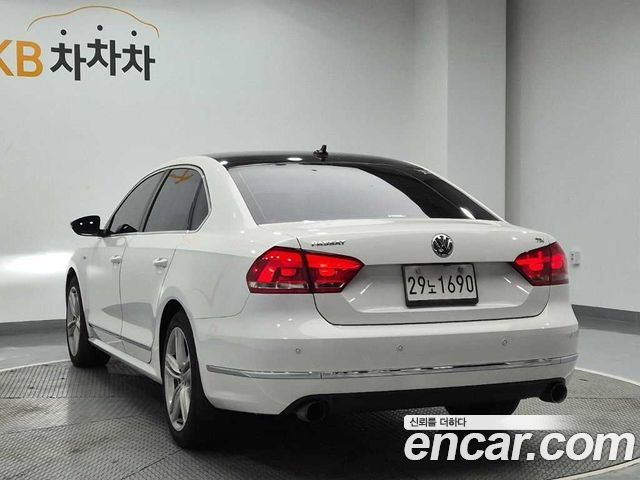 Volkswagen Passat 2015 — photo 2