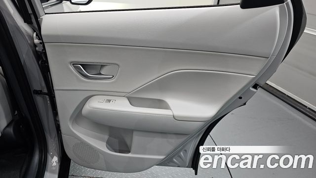 Hyundai Kona 2023 — photo 15