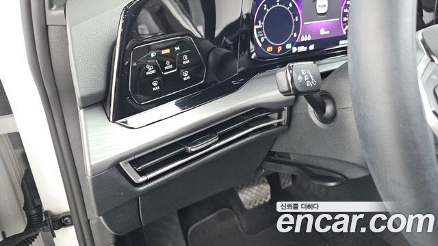 Volkswagen Golf 2022 — photo 26
