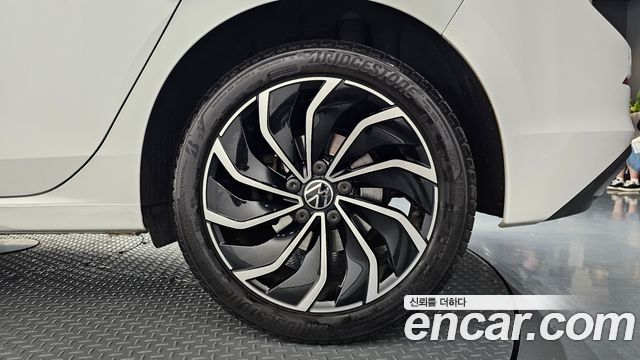 Volkswagen Golf 2022 — photo 7