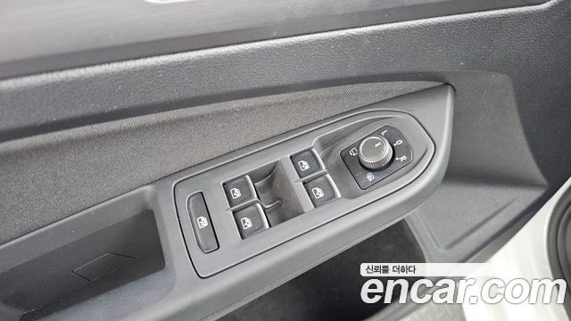 Volkswagen Golf 2022 — photo 28
