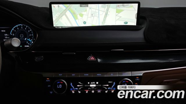 Genesis G80 2022 — photo 18
