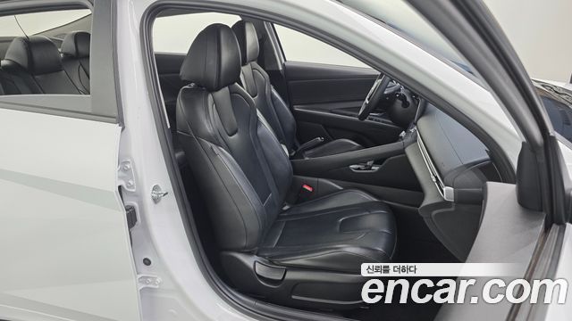 Hyundai AVANTE 2021 — photo 17