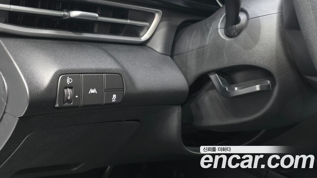 Hyundai AVANTE 2021 — photo 25