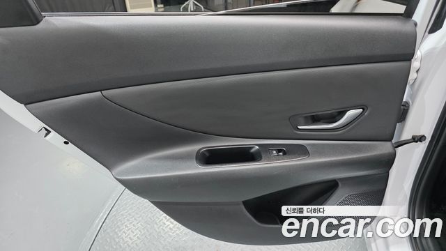 Hyundai AVANTE 2021 — photo 15