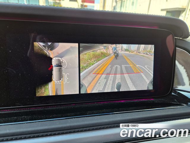Mercedes-Benz G-Class 2021 — photo 10