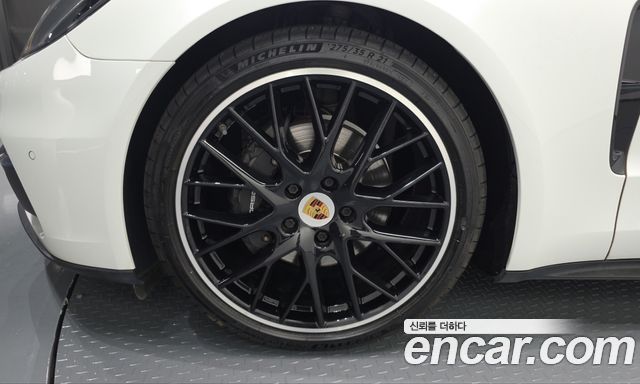 Porsche Panamera 2018 — photo 5