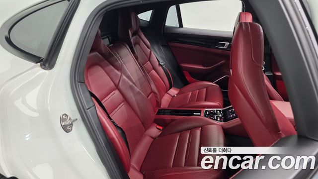 Porsche Panamera 2018 — photo 17