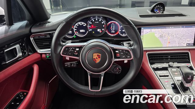 Porsche Panamera 2018 — photo 19