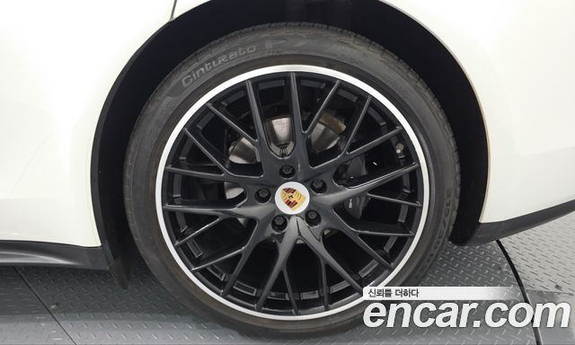 Porsche Panamera 2018 — photo 7