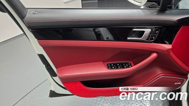 Porsche Panamera 2018 — photo 14