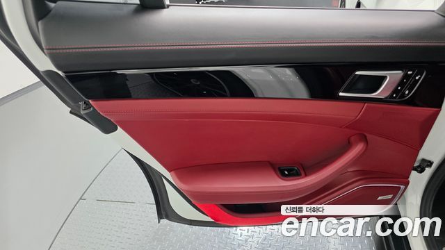 Porsche Panamera 2018 — photo 15