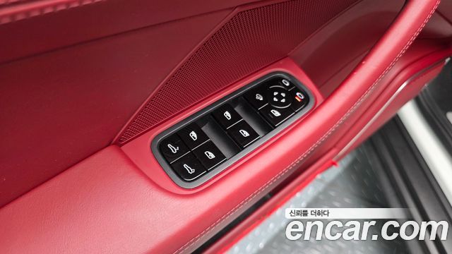 Porsche Panamera 2018 — photo 30