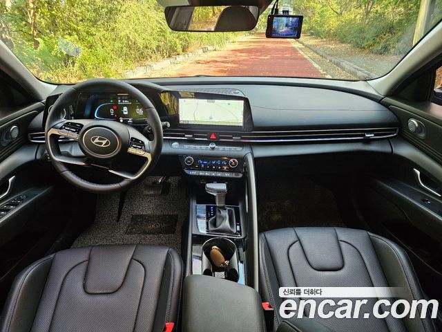 Hyundai AVANTE 2024 — photo 12