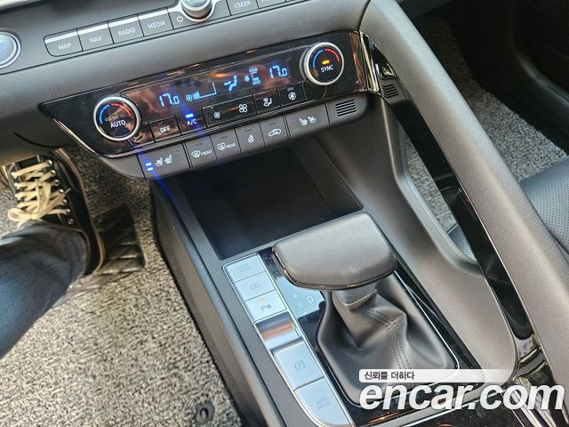 Hyundai AVANTE 2024 — photo 18