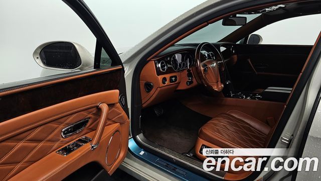 Bentley Flying Spur 2016 — photo 10