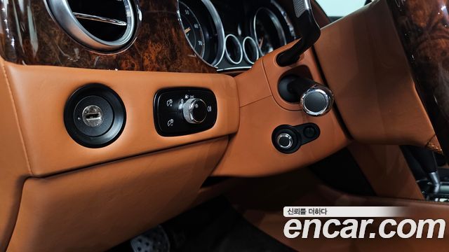 Bentley Flying Spur 2016 — photo 17