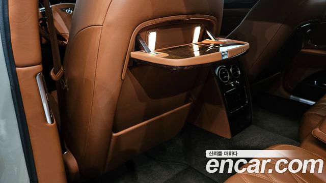 Bentley Flying Spur 2016 — photo 18