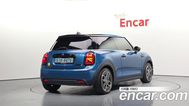 Mini Cooper 2022 — photo 2