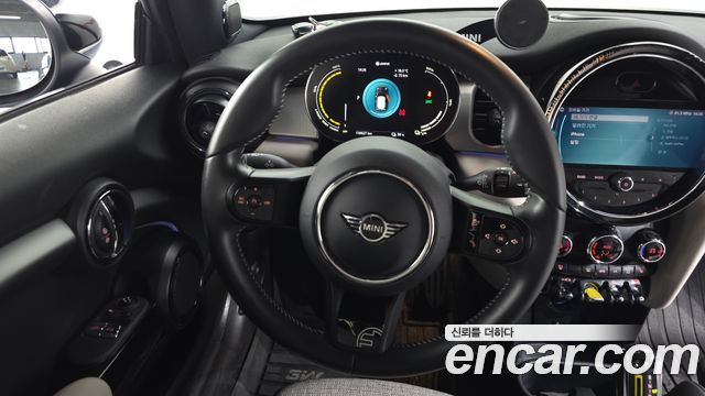 Mini Cooper 2022 — photo 19