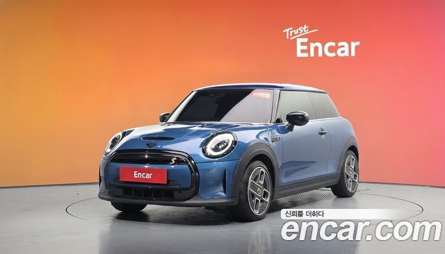 Mini Cooper 2022 — photo 1