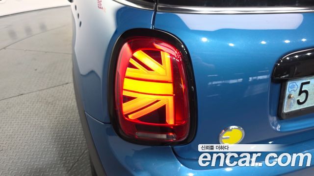 Mini Cooper 2022 — photo 9