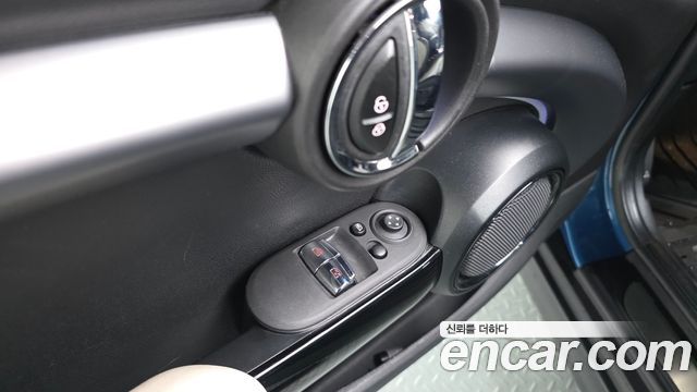 Mini Cooper 2022 — photo 27