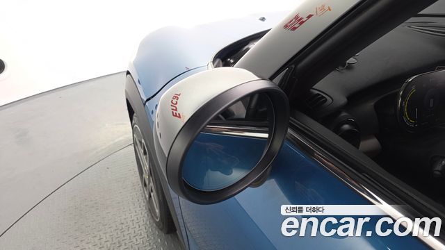 Mini Cooper 2022 — photo 31