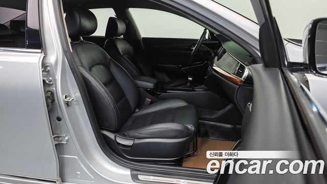 Kia K7 2017 — photo 11