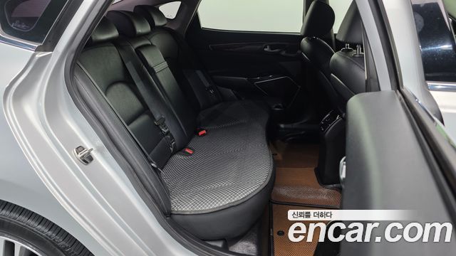 Kia K7 2017 — photo 12